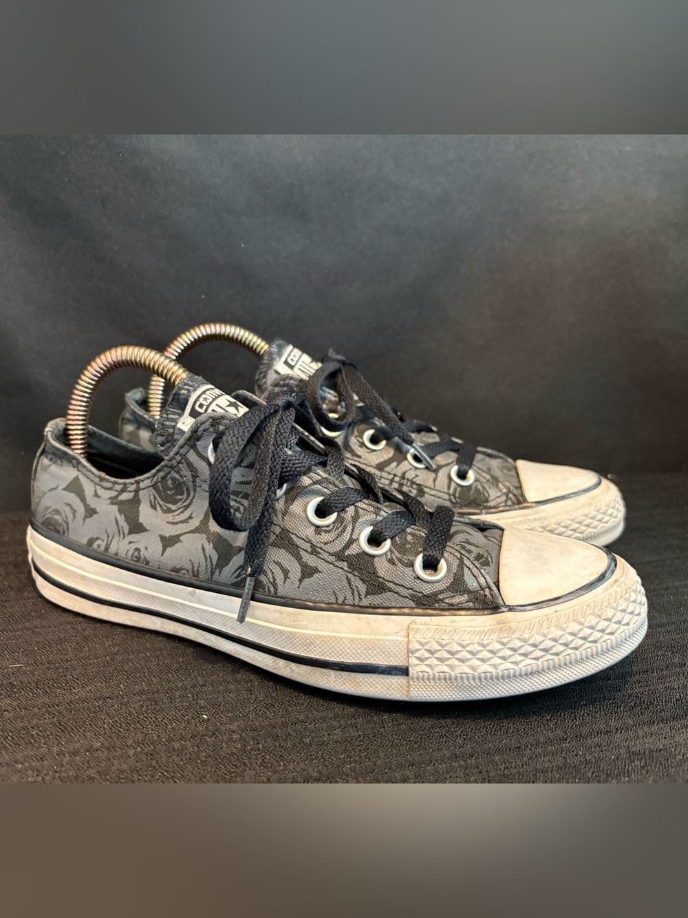 Womens Sz 6 Converse All Stars Chuck Taylor "Black Roses" (need little cleaning